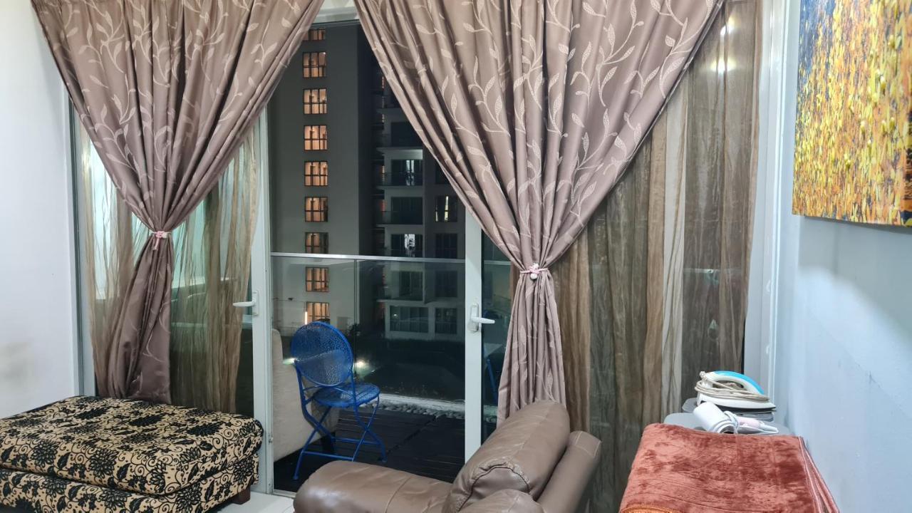 Hostel At Regalia Sky Pool Kuala Lumpur Zewnętrze zdjęcie