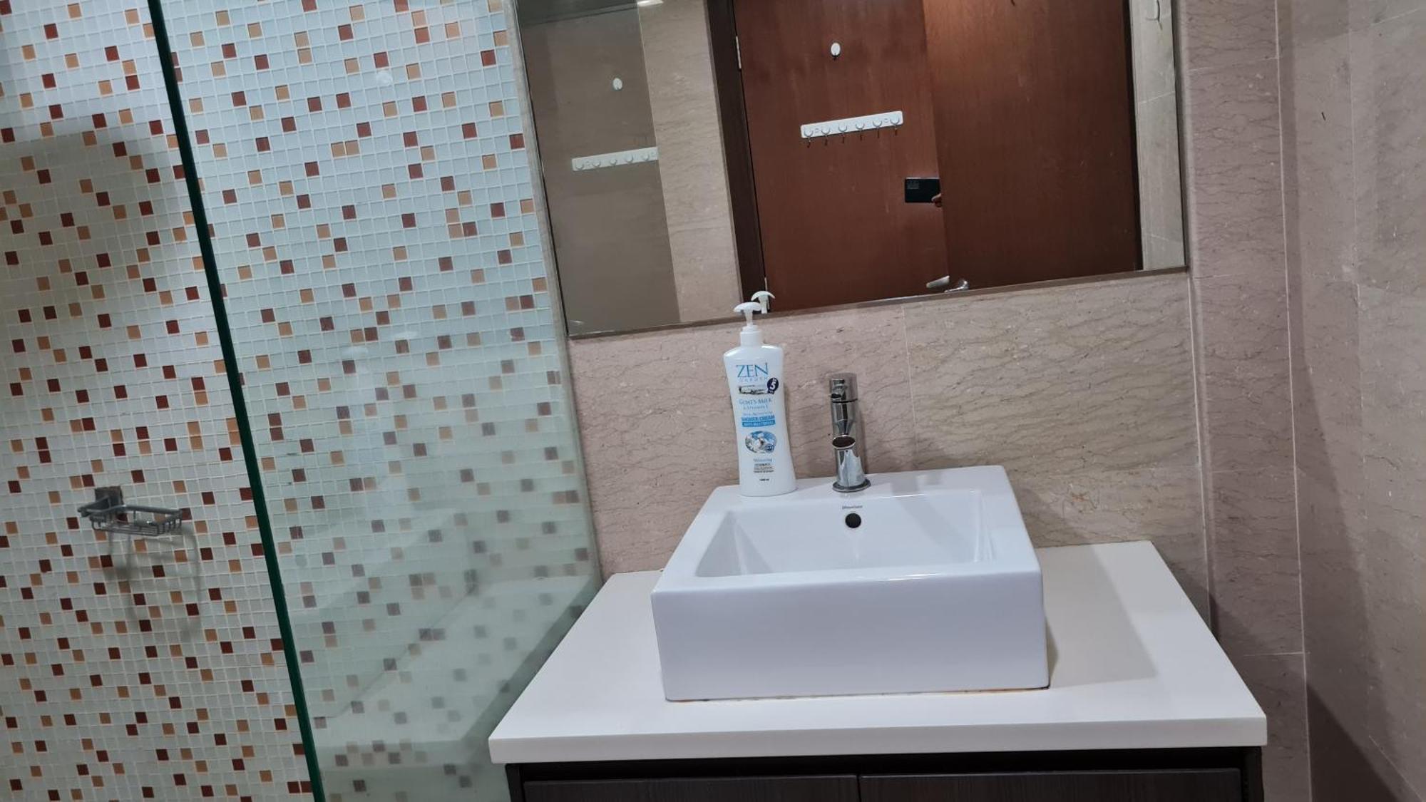 Hostel At Regalia Sky Pool Kuala Lumpur Zewnętrze zdjęcie